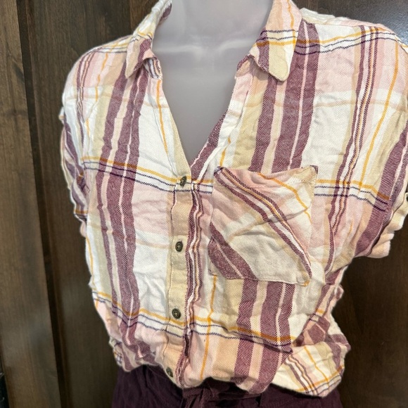 Maurices Outfit Purple plaid button down W Purple shorts Size M top 9/10 bottom - Picture 2 of 16